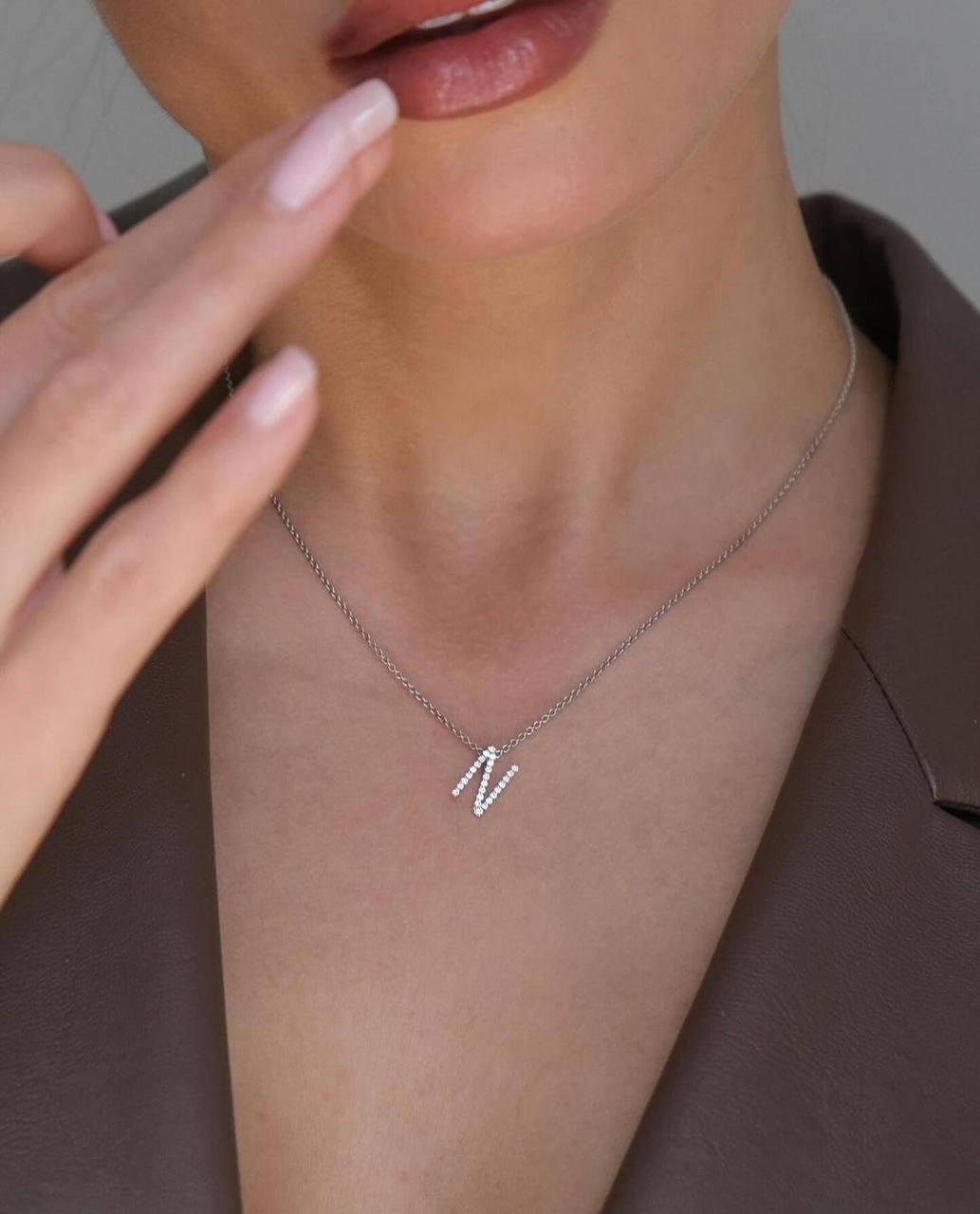 Підвіска з літерою «N»